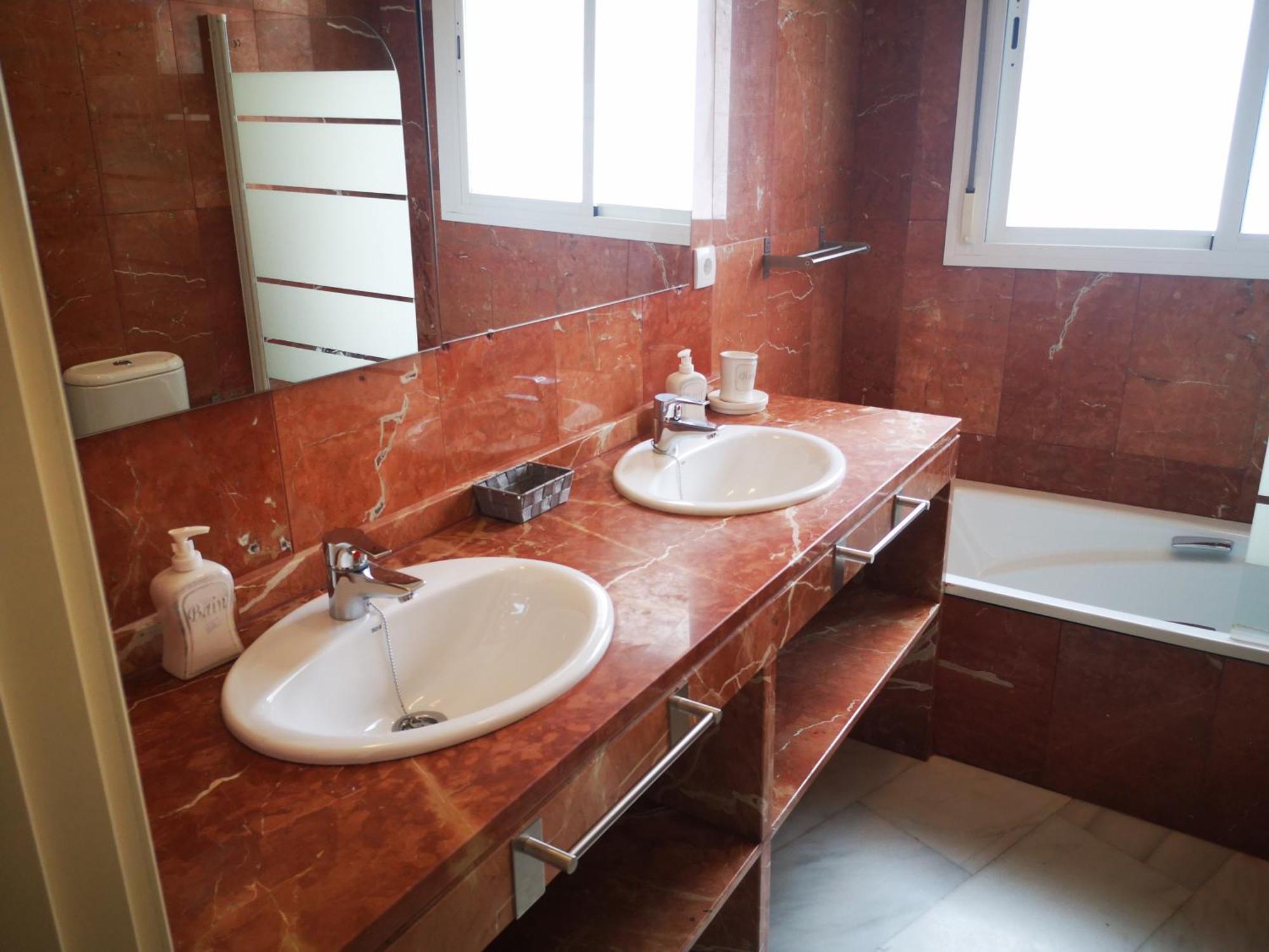 Charming Bright Apartment With Balconies On Cuesta Del Rosario Seville Exterior photo